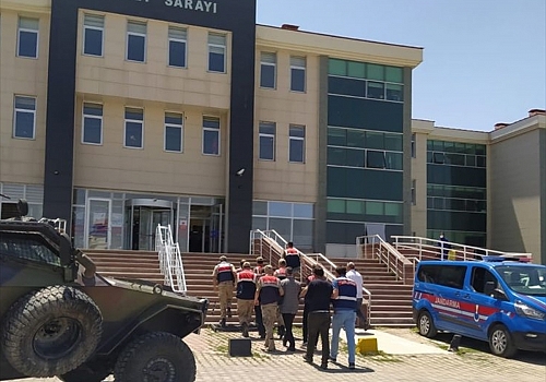Kars'ta terör örgütü PKK/KCK'ya yardım iddiasıyla 7 şüpheli gözaltına alındı