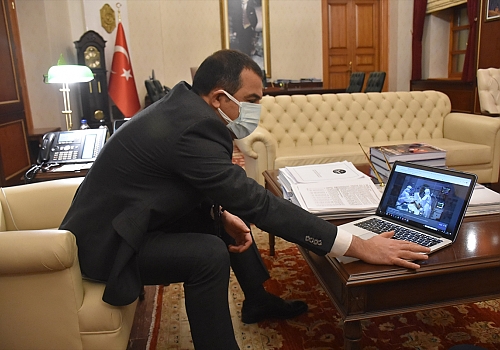 Kars Valisi Türker Öksüz, AA'nın oylamasına katıldı 