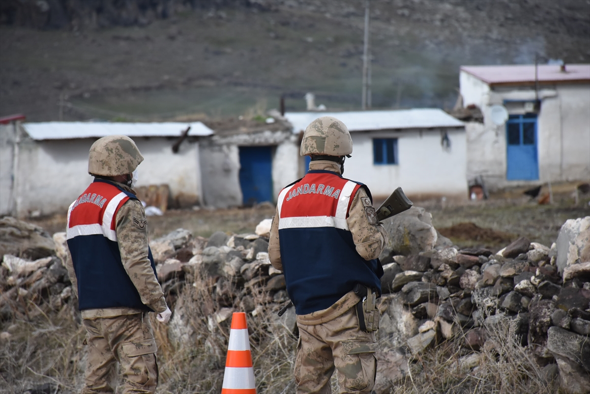 Kars'ta 3 köy ve 1 mahalle koronavirüs tedbirleri kapsamında karantinaya alındı