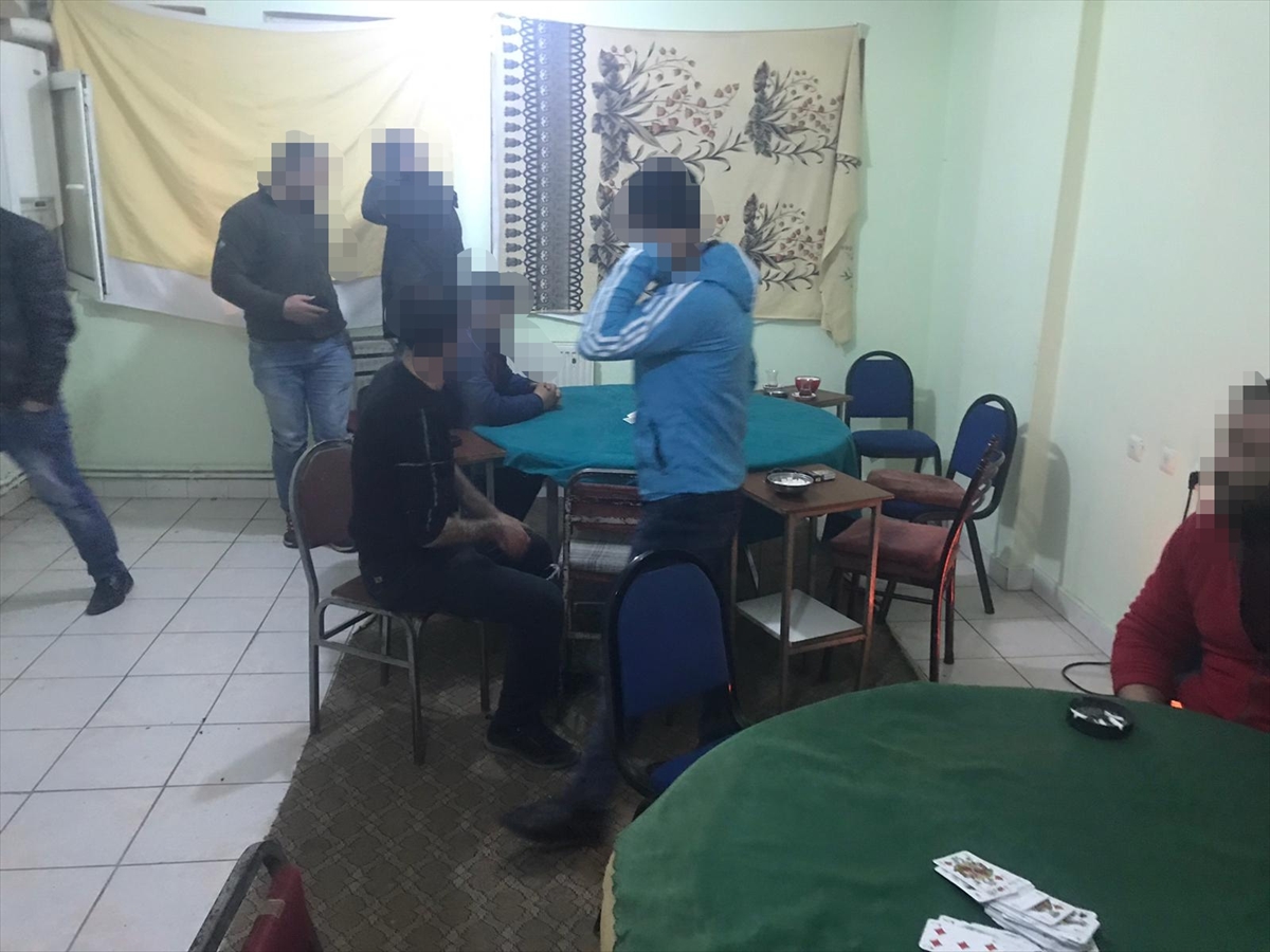 Kars'ta apartta kumar oynayan 8 kişi gözaltına alındı