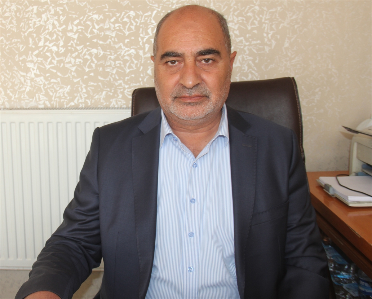 Kars'ta Kovid-19 tedbirleri nedeniyle meydanlarda 