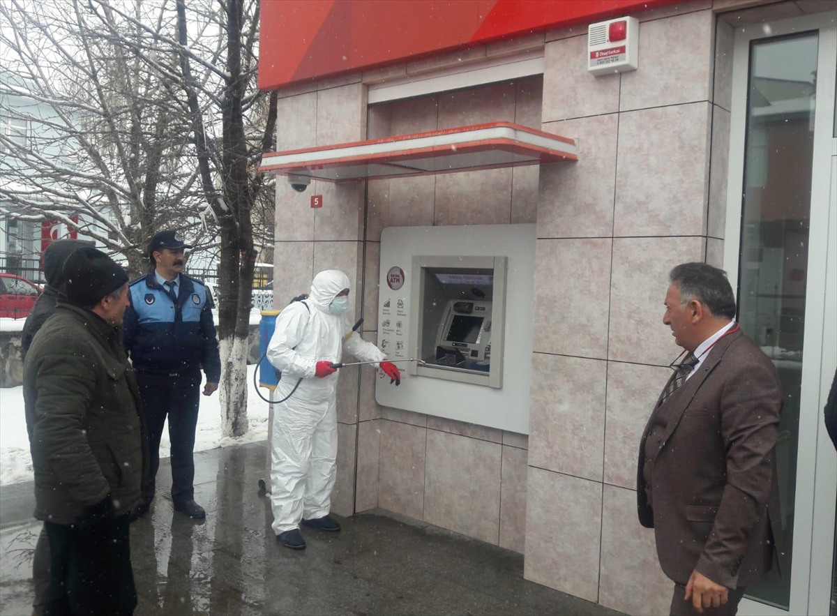 Kars'ta Kovid-19'a karşı dezenfekte çalışmaları sürüyor