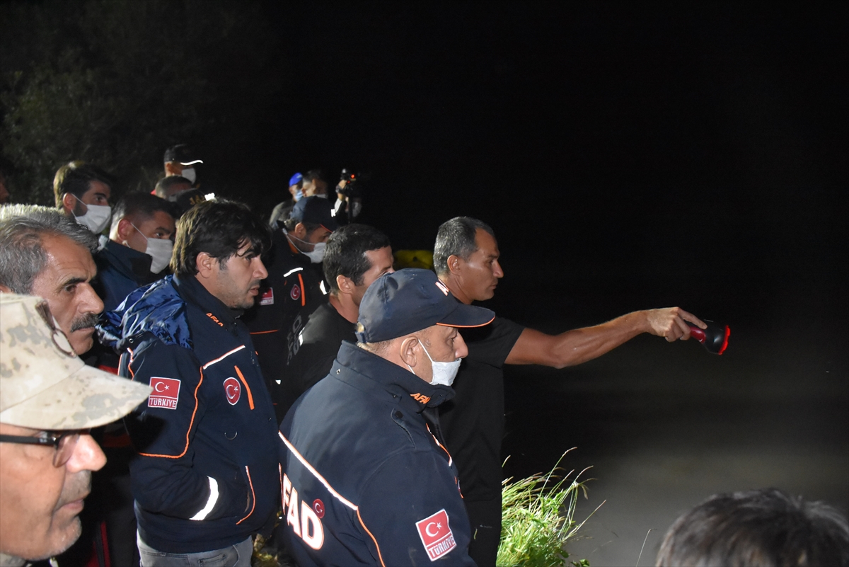 Kars'ta yüzdükleri suda kaybolan 2 çocuk için arama çalışmasına su altı ekipleri de katıldı