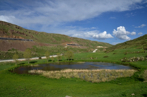 Kars'taki Küçük Karagöl de su seviyesi yükseliyor