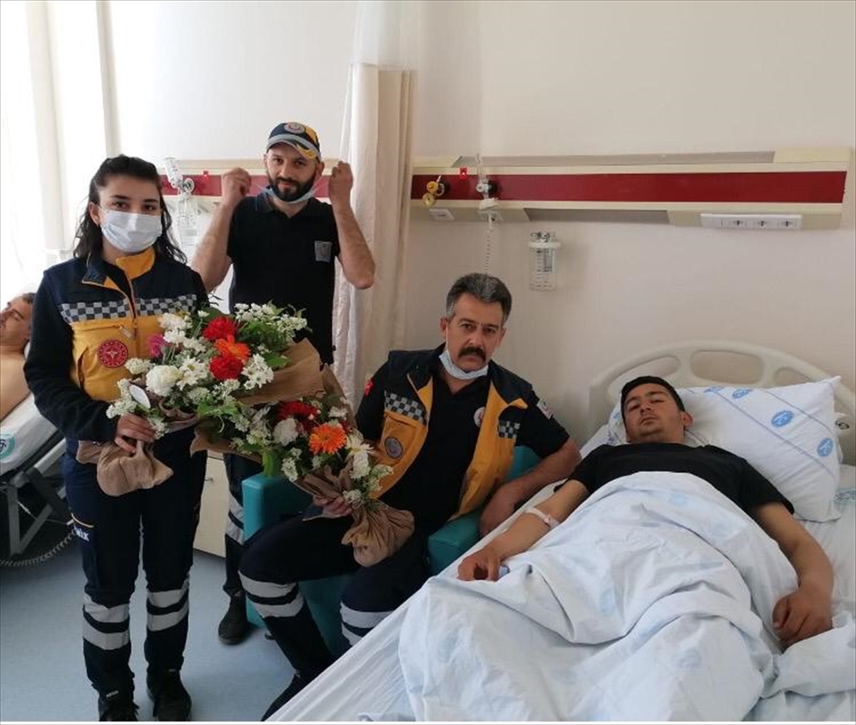 Kars’taki terör operasyonunda yaralanan askerlere moral ziyareti