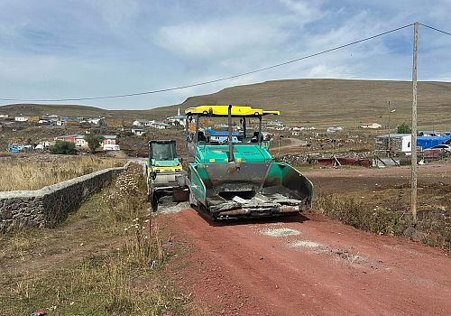 Kayabeyi’de asfalt çalışmaları başladı — Diğer köylerin programı İl Özel İdaresi ve yatırım planına göre belirlenecek