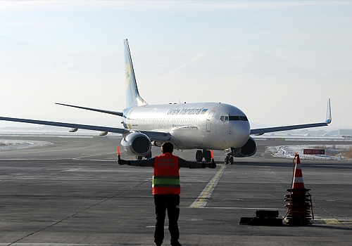 Kış tatili için Palandöken'e gelen Ukraynalı turistler davul zurnayla karşılandı
