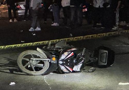 Kocaeli'nin İzmit ilçesinde tır ile çarpışan motosikletin sürücüsü hayatını kaybetti.