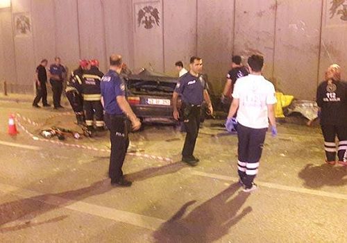 Konya'da iki otomobilin çarpışması sonucu 7 kişi yaşamını yitirdi.