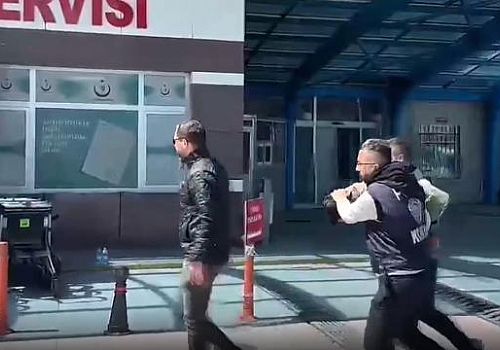 Konya'nın Meram ilçesinde, taksi şoförüne gasp girişiminde bulunan zanlı tutuklandı