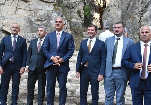 Kültür ve Turizm Bakanı Ersoy, Artvin'deki kanyon ve tarihi kalede inceleme yaptı