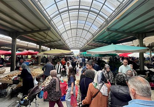Kurban Bayramı’nın arifesinde Ardahan’da çarşı ve pazarlarda yoğunluk yaşandı
