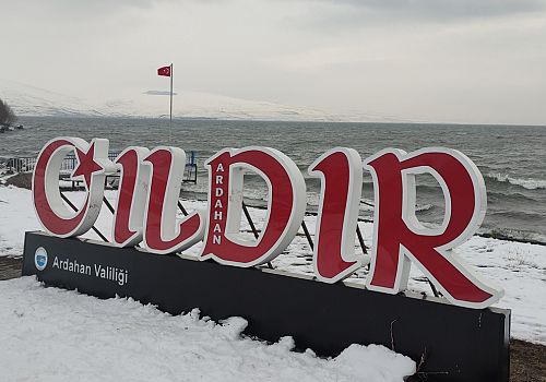 Küresel ısınma Çıldır Gölü’nde turizmi vurdu.