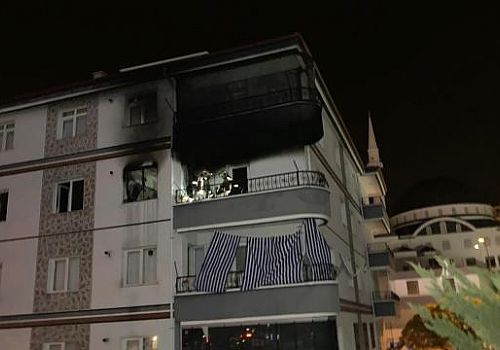 Mamak’ta apartman dairesinde patlama: 1 kişi yaralandı