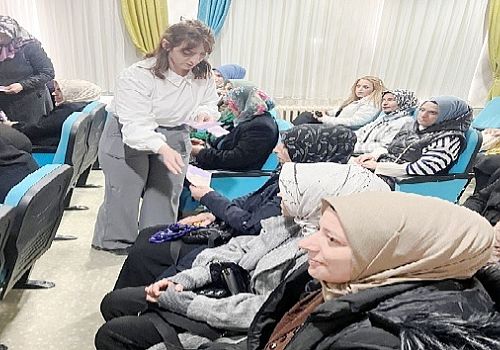 Meltem Karakaya Erkan tarafından Ardahan da kadınlara sağlık konularında önemli bilgiler verildi