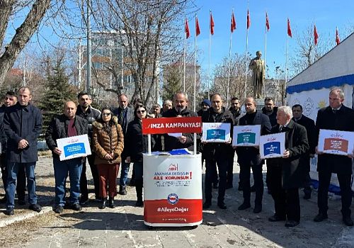 Memur Sen 81 İLDE  'Anayasa Değişsin Aile Korunsun' Projesi için imza kampanyası başlattı.