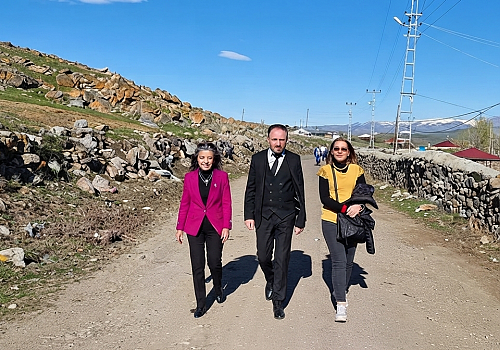 MHP Ardahan İl Başkanlığı 15. Olağan Kongresi'ni Tamamladı: Sevim Köseliören Yeniden Başkan