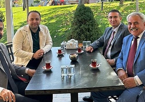 MHP’nin Ardahan İl Başkanı Turgay Mert Ak Parti Milletvekili Kaan Koç u ziyaret etti 
