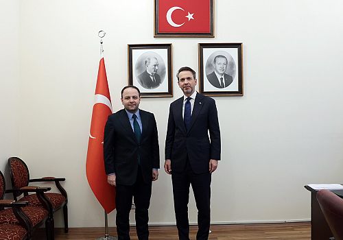 Milletvekili Kaan Koç, Enerji ve Tabii Kaynaklar Bakanı Alparslan Bayraktar’ı makamında ziyaret etti.