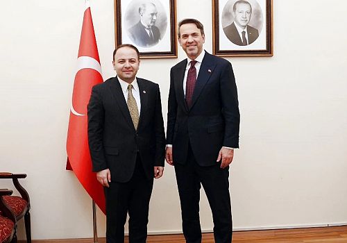 Milletvekili Kaan Koç, Enerji ve Tabii Kaynaklar Bakanı Alparslan Bayraktar’ı makamında ziyaret etti