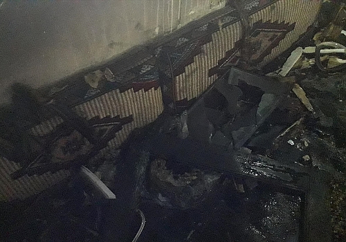 Muş'ta buzdolabının patlaması sonucu çıkan yangında ev kullanılamaz hale geldi