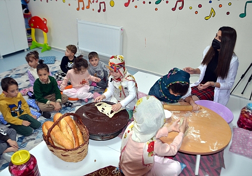 Muş'ta çocukların yaşayarak öğrenmeleri için Çocuk Üniversitesi kuruldu