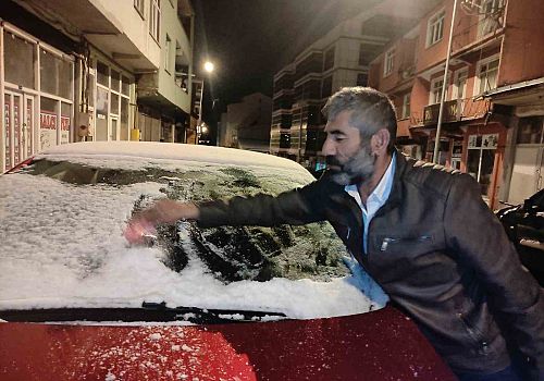 Nisan ayında Ardahan’da kar ve soğuk hava etkili oluyor.