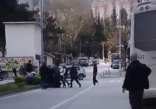 Orhangazi’de ‘Park’ Meydan Savaşı: Tekme ve Yumruklar Havada Uçuştu!