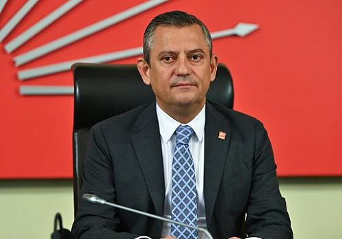 Özgür Özel geçerli oyların 1171'ini alarak genel başkan seçildi