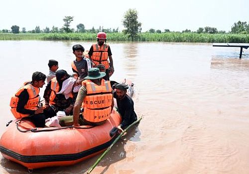 Pakistan'ın Pencap eyaletinde sel felaketi: 122 bin kişi tahliye edildi