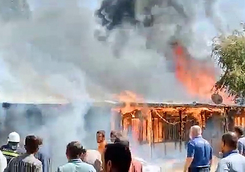 Pasinler'de, patates toptancı halinde depolar yandı