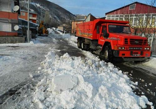 Posof Belediyesi’nin kar çalışması devam ediyor