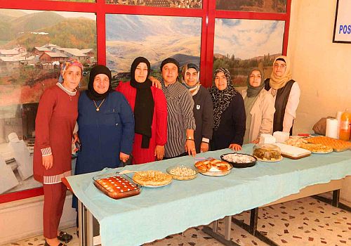 Posof Halk Eğitimi merkezi Müdürlüğünce yıl sonu sergisi açıldı