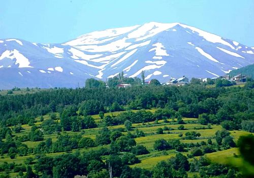 Posof, her mevsim ayrı bir doğal görsellik oluşturuyor