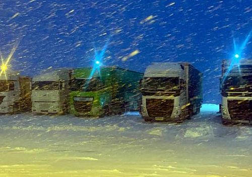 Posof Ilgar geçidi zincirsiz ağır tonajlı araçlara kapatıldı.