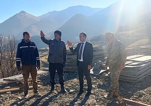 Posof Kaymakamı Kestioğlu, Afet Konutları İnşaatında İncelemelerde Bulundu