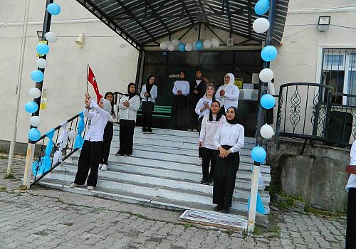 Posof Âşık Sabit Müdami Anadolu İmam Hatip Lisesi tarafından düzenlenen Şiir dinletisi programı beğeni topladı
