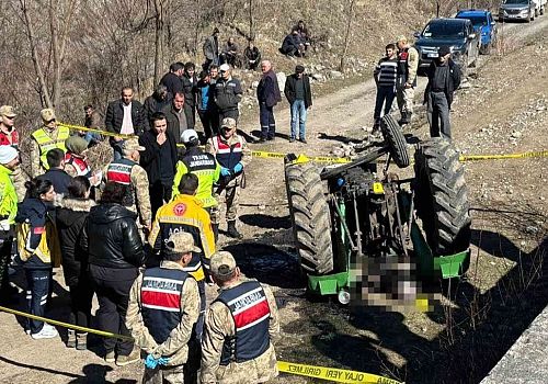 Posof Söğütlükaya Mevkiinde Traktör Faciası