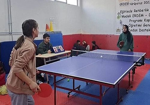 Posof’ta 23 Nisan Ulusal Egemenlik ve Çocuk Bayramı etkinlikleri kapsamında masa tenisi heyecanı yaşandı.