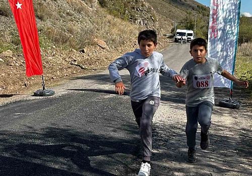 Posof’ta Gençler Koşan Yıldızlar Projesiyle Parladı