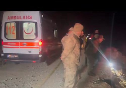 Posof’ta hafriyat kamyonu devrildi: Sürücü hayatını kaybetti