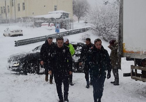Posof ta  kar yağışı nedeniyle taşımalı eğitime bugün ara verildi.