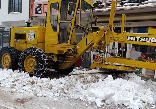 Posof ta kar yağışı sonrası karla mücadele çalışması başlatıldı.
