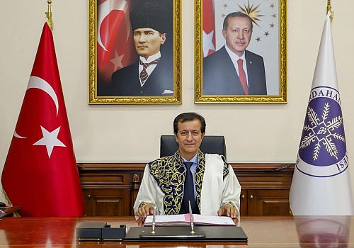 Rektör Emiroğlu, Ardahanlılara seslendi: Gelin, birlikte daha fazla öğrenciye ulaşalım