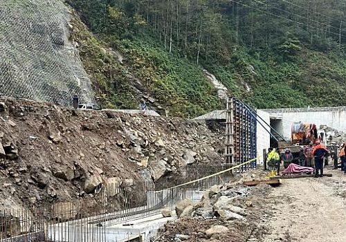 Rize Çamlıhemşin’de Yol İnşaatında Kaza: 5 İşçi Yaralandı
