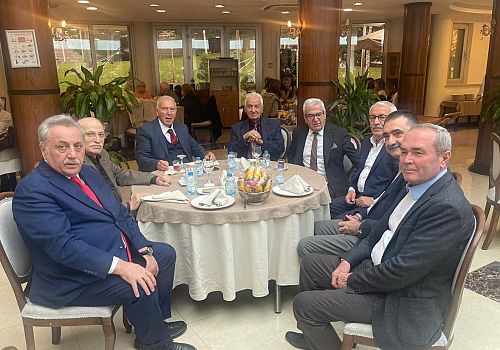 Saffet Kaya, eski bakanlarla bir araya geldi