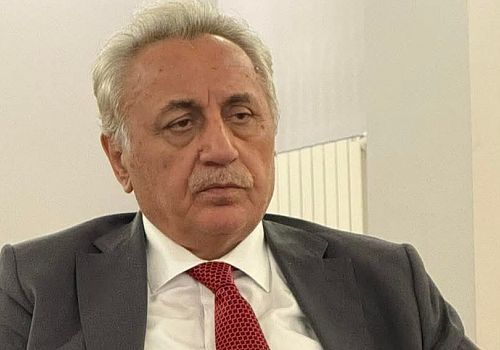 Saffet Kaya: Siyaset ve İş Dünyasında İlhamın Adresi