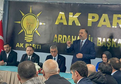 Sağlık Bakanı Memişoğlu, Ardahan’da AK Parti Teşkilatıyla Bir Araya Geldi