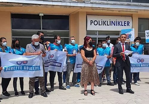 Sağlık-Sen Ardahan, sağlık çalışanlarının haklarının iyileştirilmesi için toplandı ve konuşma yaptı.