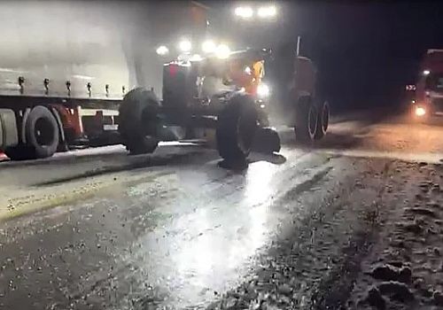 Sahara geçidinde Olumsuz hava koşulları nedeniyle ağır tonajlı araç geçişine izin verilmiyor.